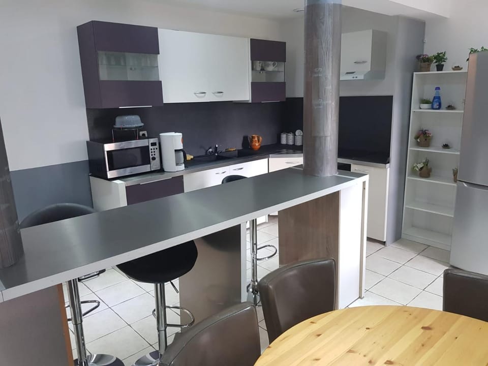 Logement à 5min de longvic House in Bourgogne-Franche-Comté
