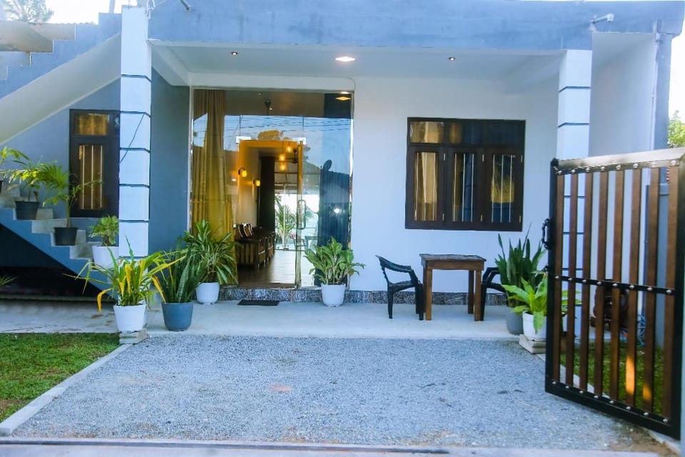 Diamond Retreat Hotel in Mirissa