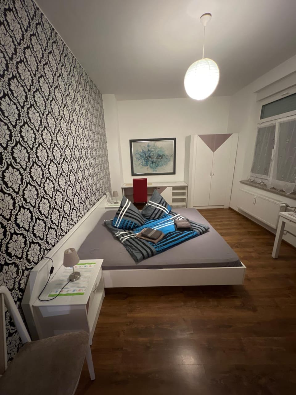 Bed, Photo of the whole room, Bedroom