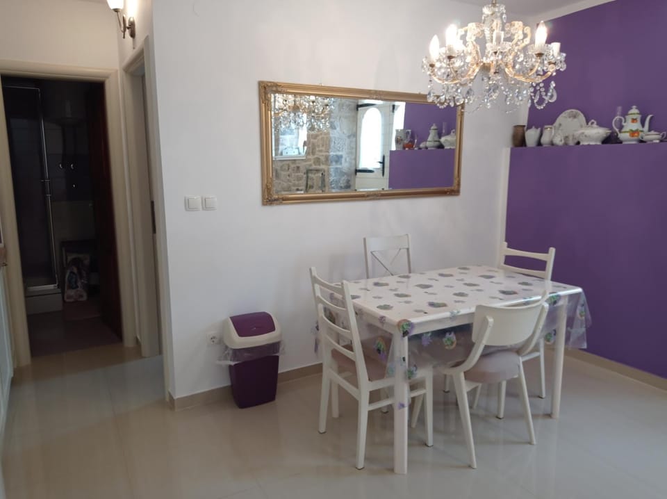 Two rustikal apartments in Vila ''U Kali'' close to the beach, reserved parking place House in Šibenik-Knin County, Croatia