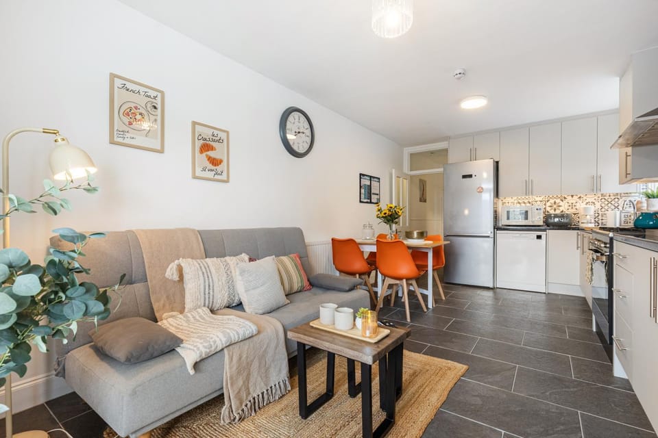 Kensal Garden Delight Apartment in London