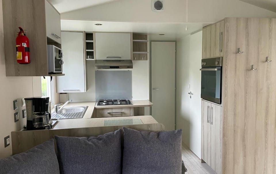 oven, kitchen