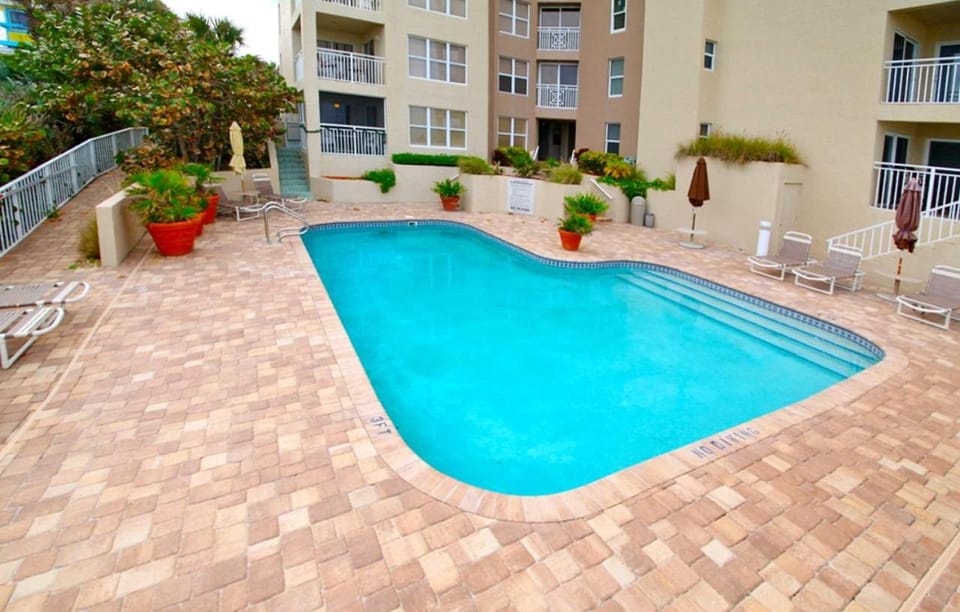 Gorgeous Beachfront Condo - Quiet Complex - PH6A Apartment in New Smyrna Beach