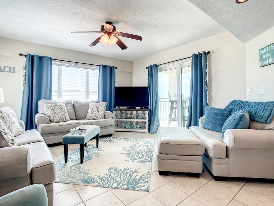 Gorgeous Beachfront Condo - Quiet Complex - PH6A Apartment in New Smyrna Beach