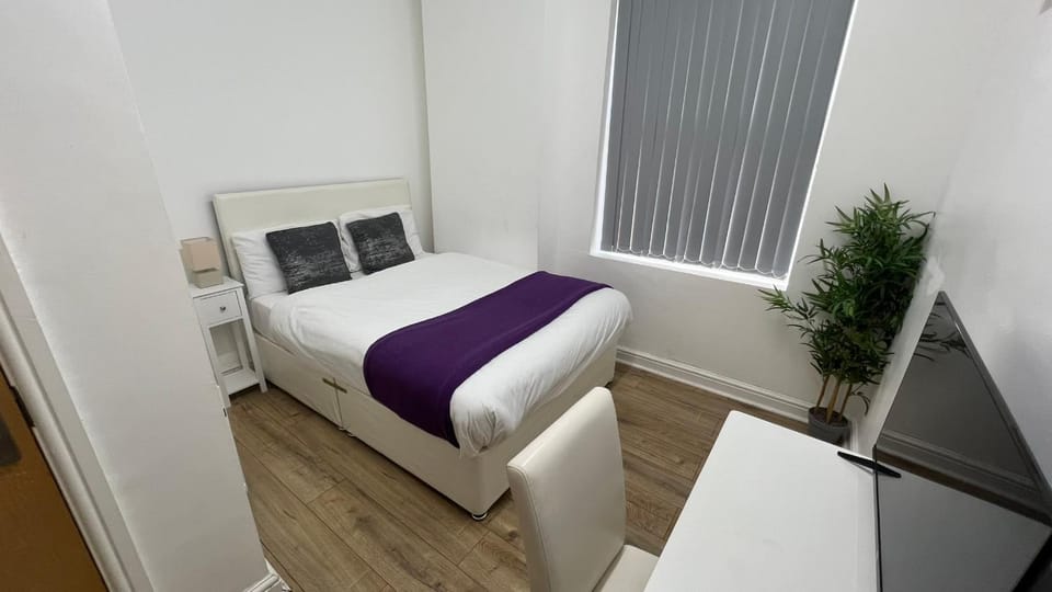 Bed, TV and multimedia, Photo of the whole room, Business facilities, Bedroom, heating, internet