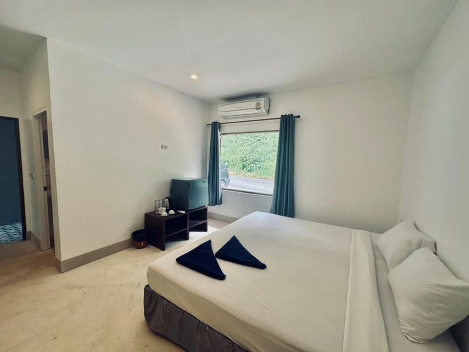Kohchang stayin premium hotel in beach street market Hotel in Ko Chang
