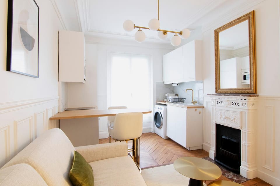 Kitchen or kitchenette, Living room, Seating area, stove
