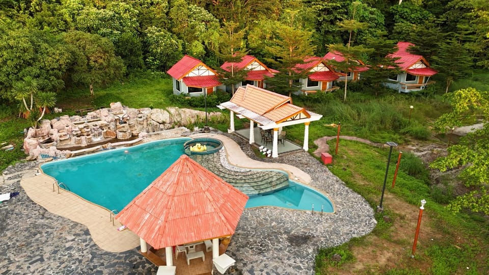 Kohchang Cabana Big Hotel with swiming pool & Beach Hotel in Ko Chang
