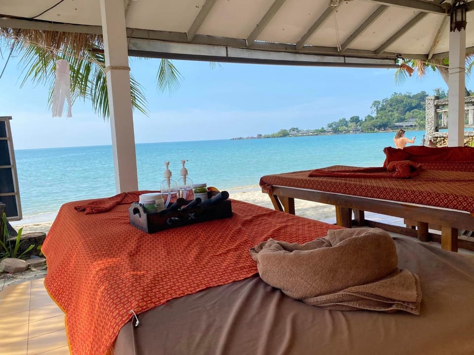 Kohchang Cabana Big Hotel with swiming pool & Beach Hotel in Ko Chang
