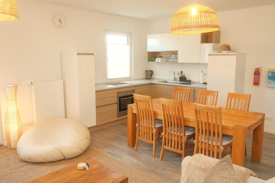 Coffee/tea facilities, Kitchen or kitchenette, Living room, Seating area, Dining area, oven, pet friendly, stove, toaster, kitchen