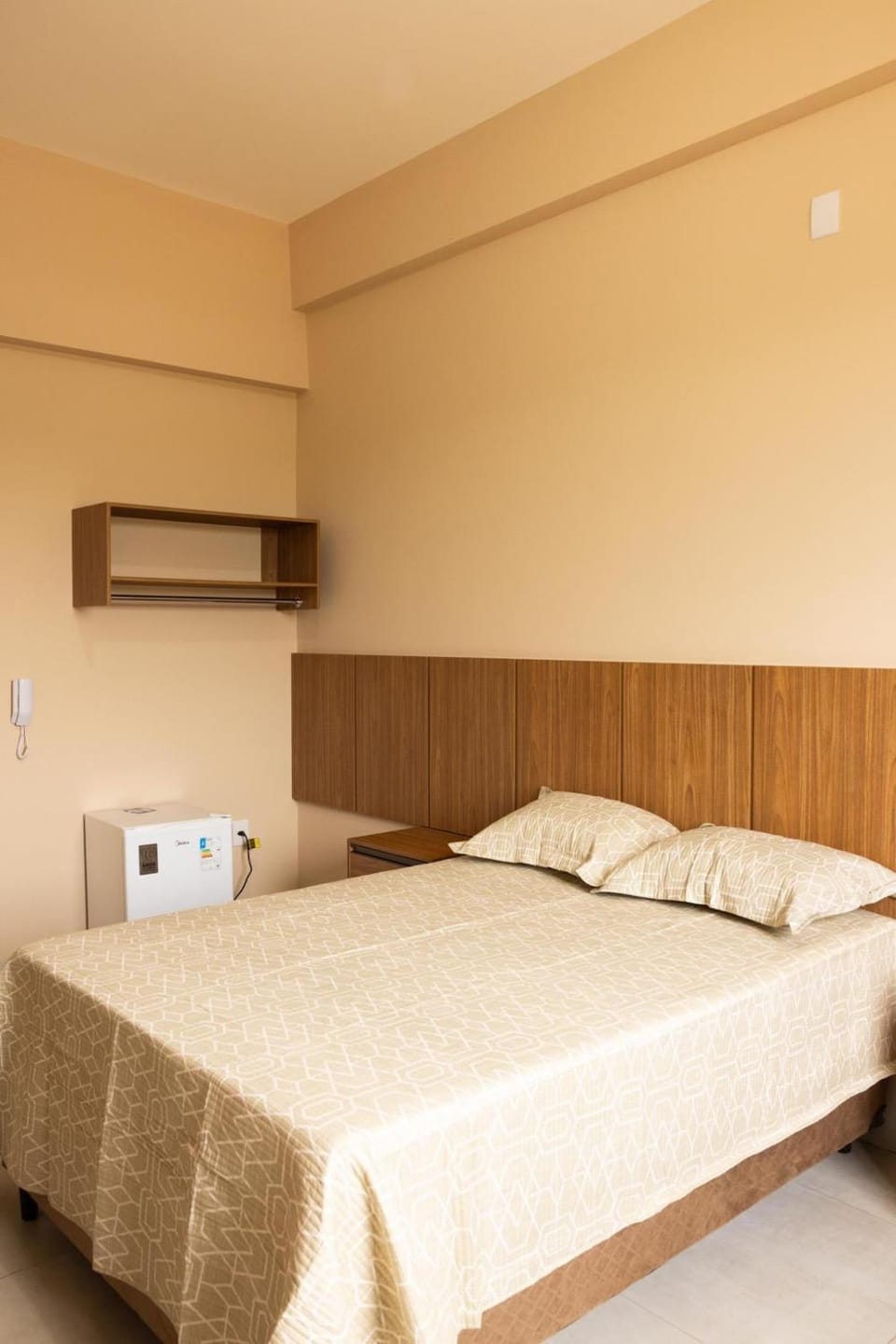 Bed, Bedroom, minibar