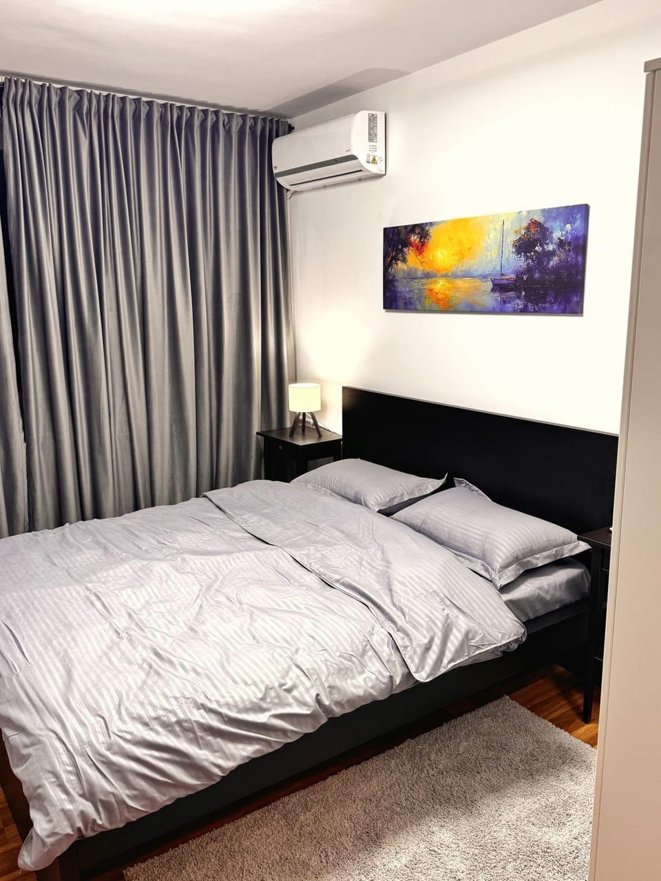 Bed, Bedroom, air conditioner