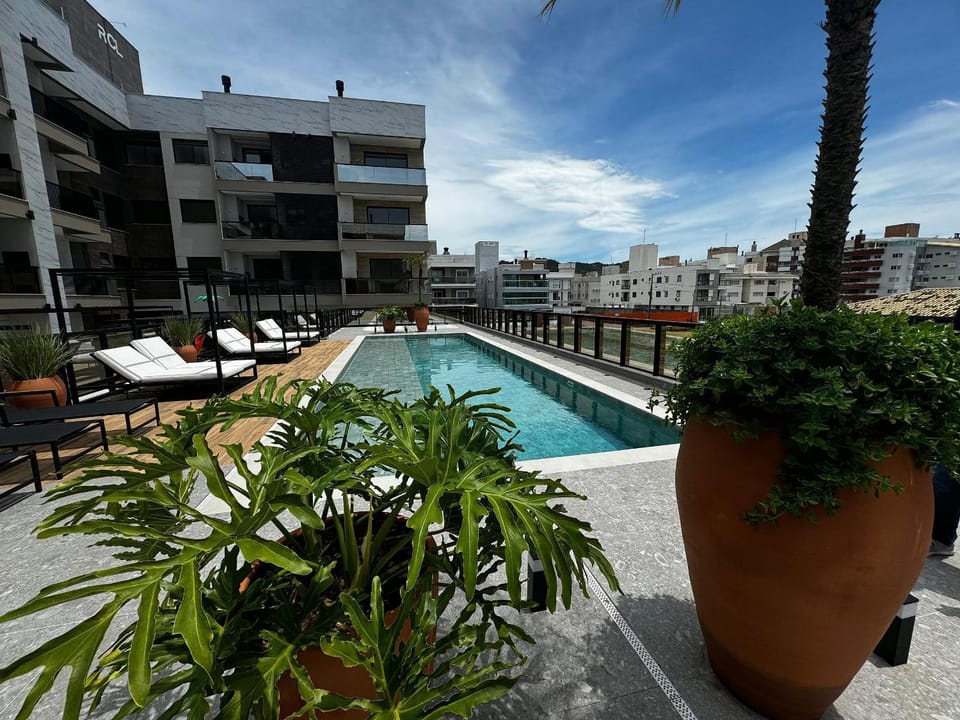 Cód 100 - Apartamento de 1suíte com spa e piscina Apartment in Florianopolis