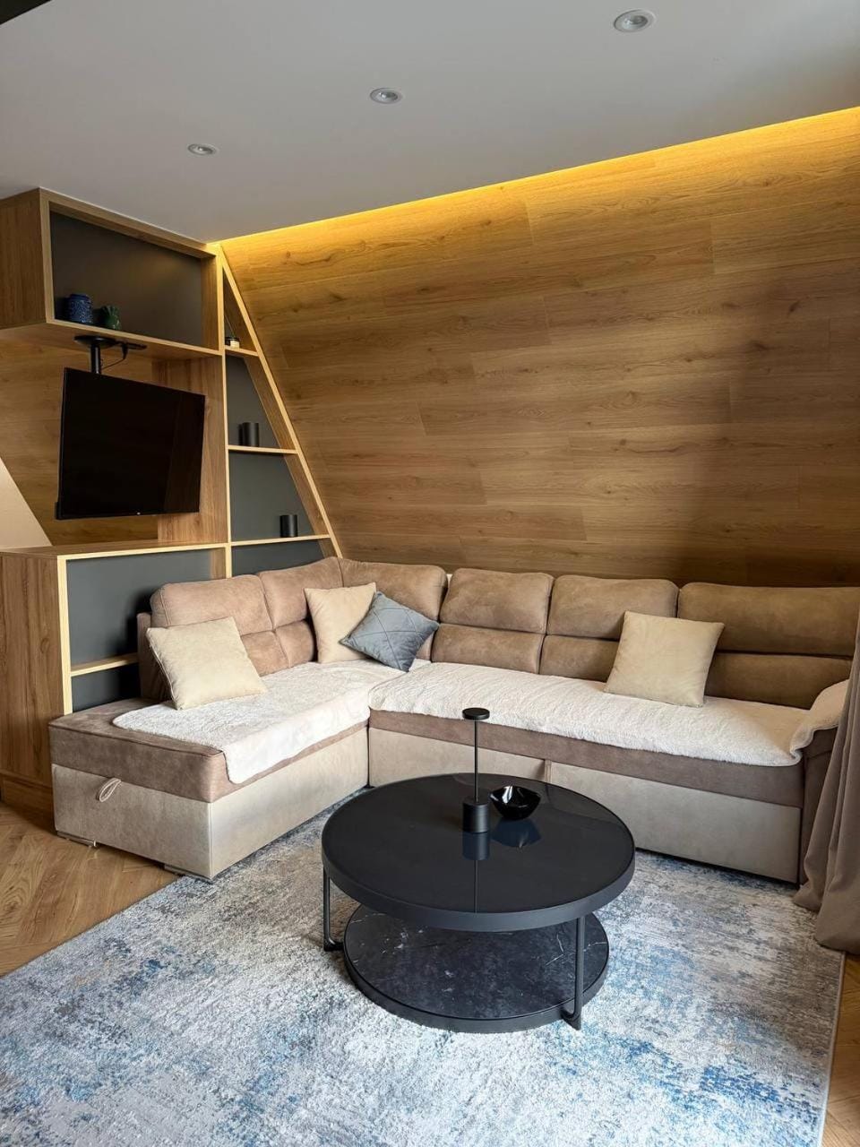 TV and multimedia, Living room, Seating area