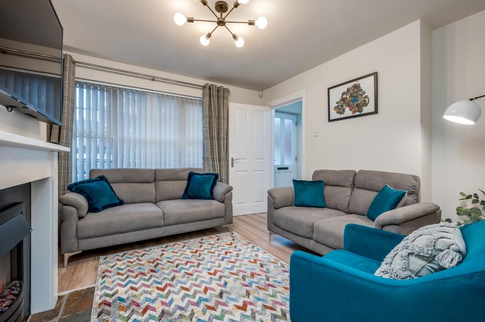 TV and multimedia, Living room, Seating area