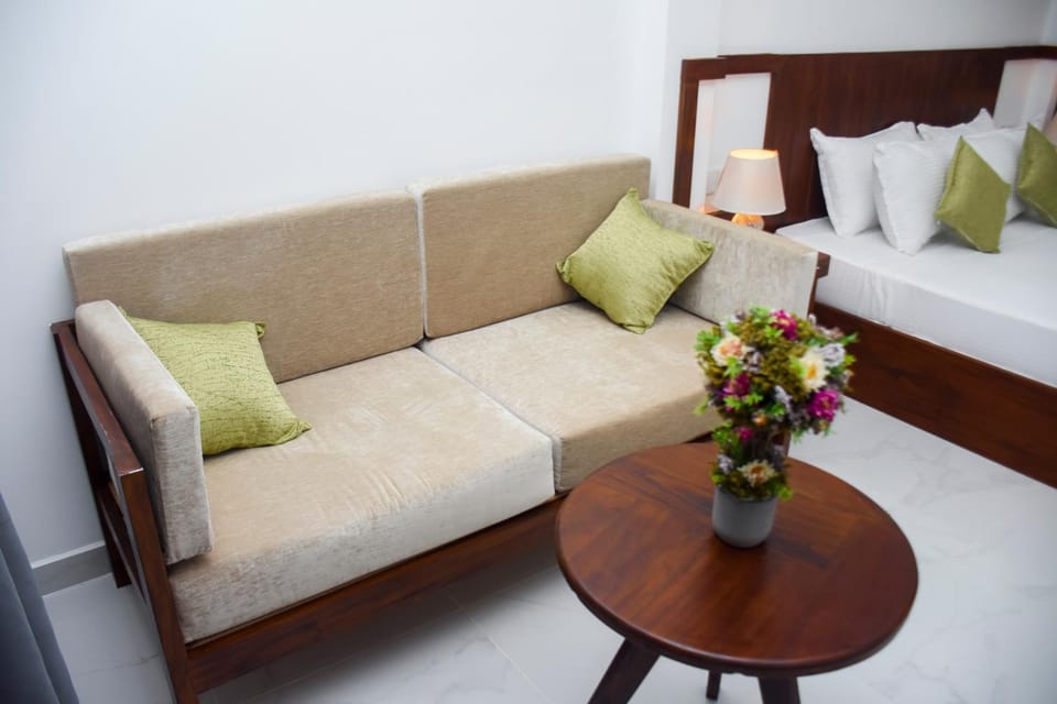 Photo of the whole room, Seating area, Bedroom