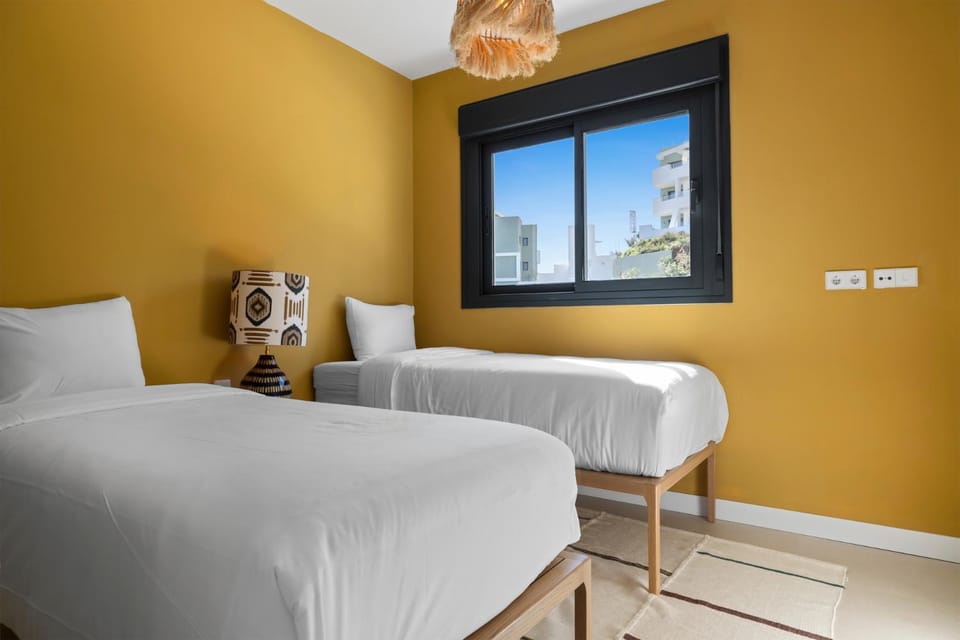 Gian Apartment in Sitio de Calahonda