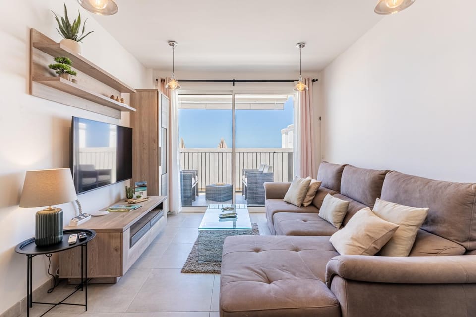 TV and multimedia, Living room, Seating area, Sea view