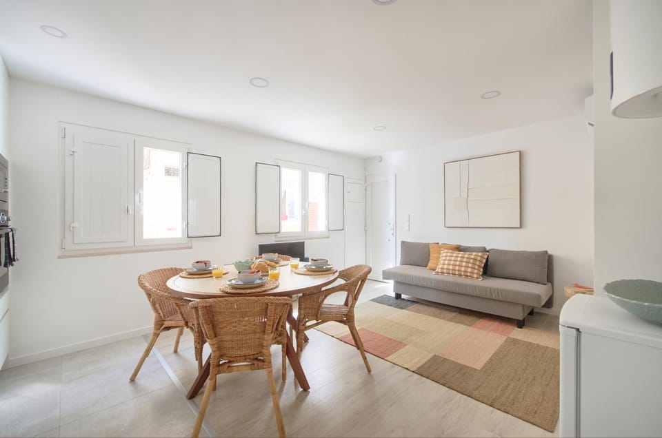 Living room, Seating area, Dining area