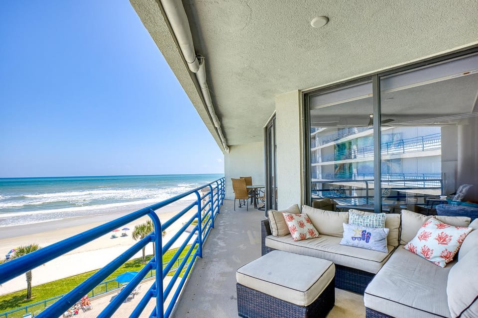 Ebb Tide Retreat - Stylish Beachfront Condo with Resort Amenities - Ebb Tide 503 Apartment in Edgewater