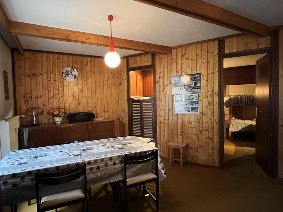 Bed, kitchen