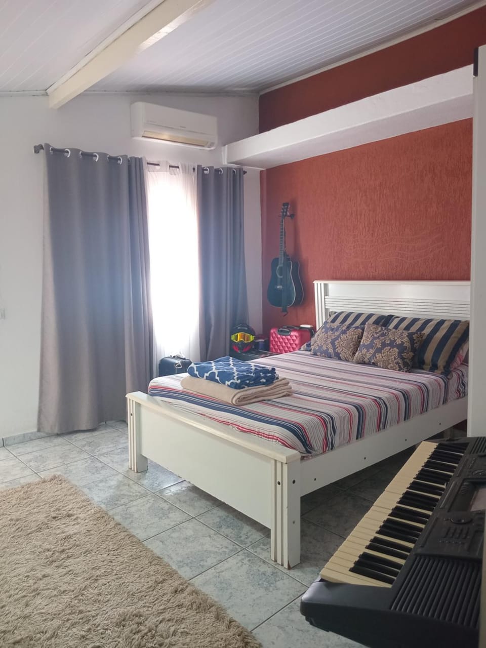Casa na praia para até 3 pessoas próximo a praia e centro House in São Sebastião