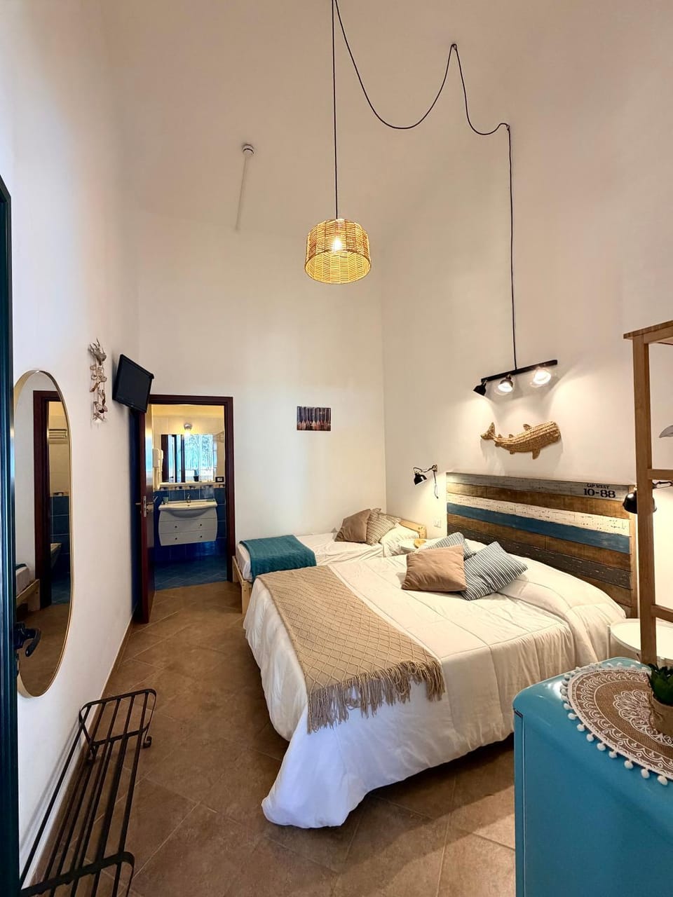 Bed, Bathroom, Balcony/Terrace, Photo of the whole room, Bedroom, Sea view, Breakfast, hair dryier, towels, wardrobe, air conditioner