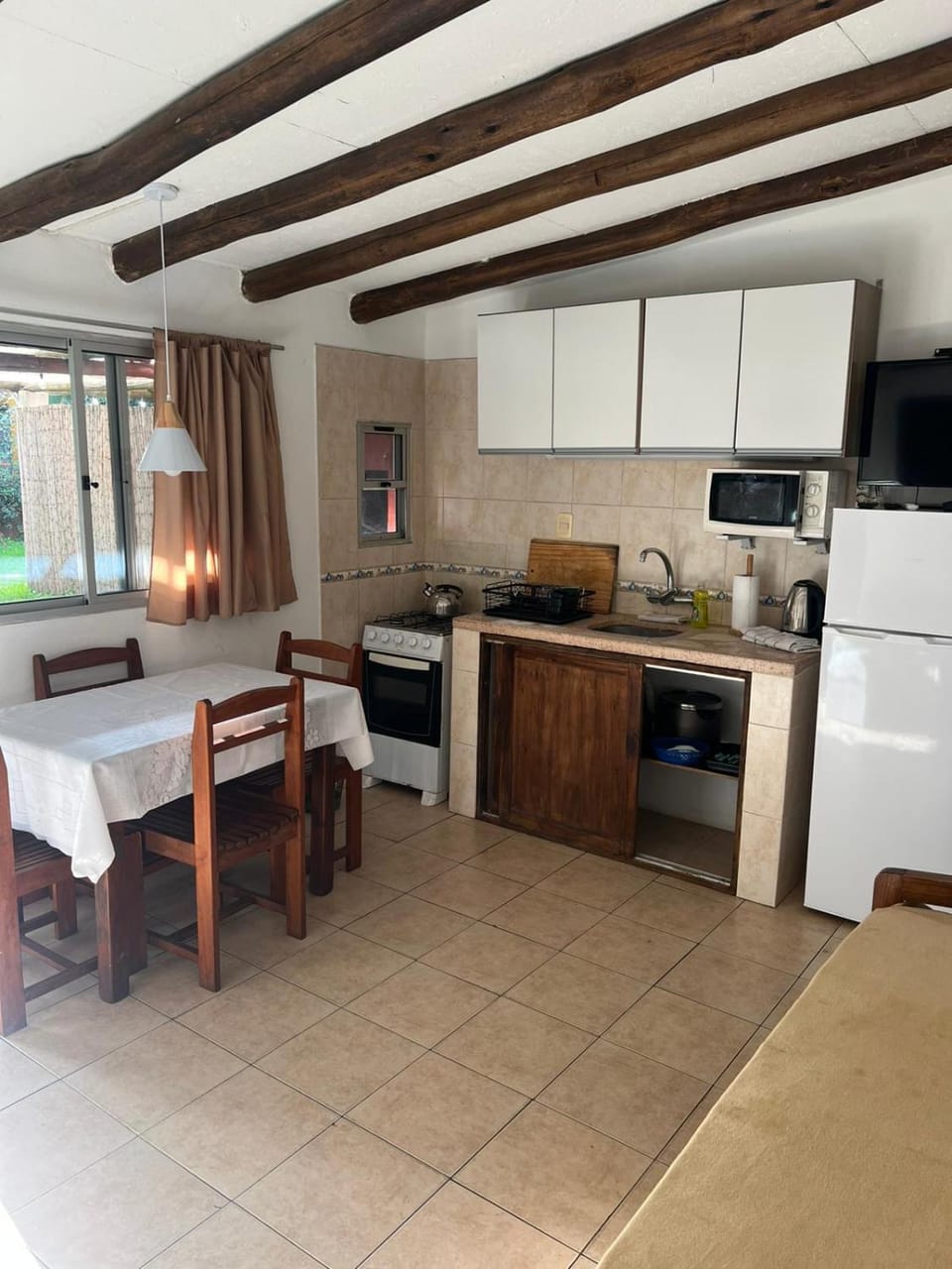 Kitchen or kitchenette, Dining area, dishwasher, oven, pet friendly, stove