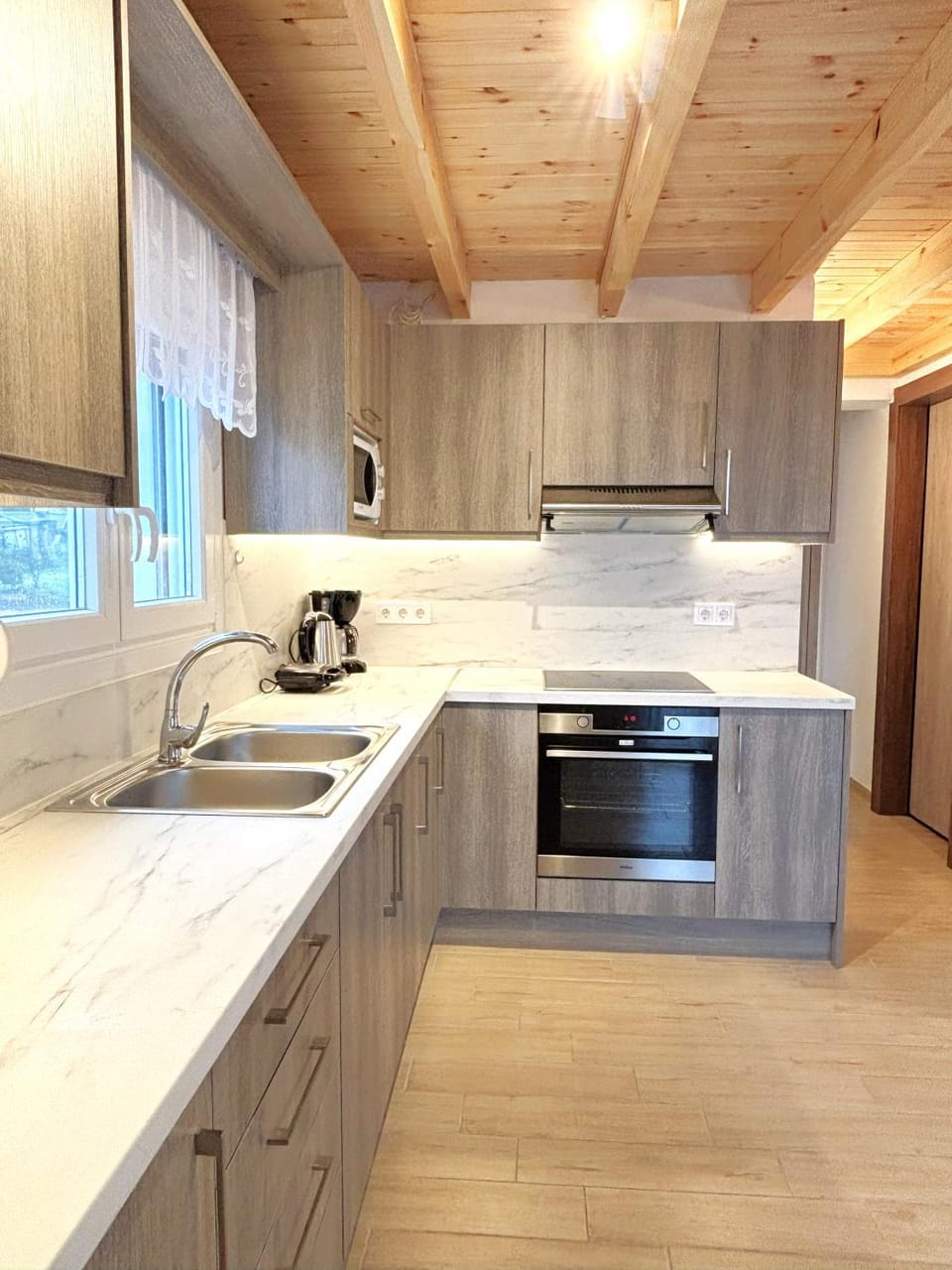 Coffee/tea facilities, Kitchen or kitchenette, microwave, toaster