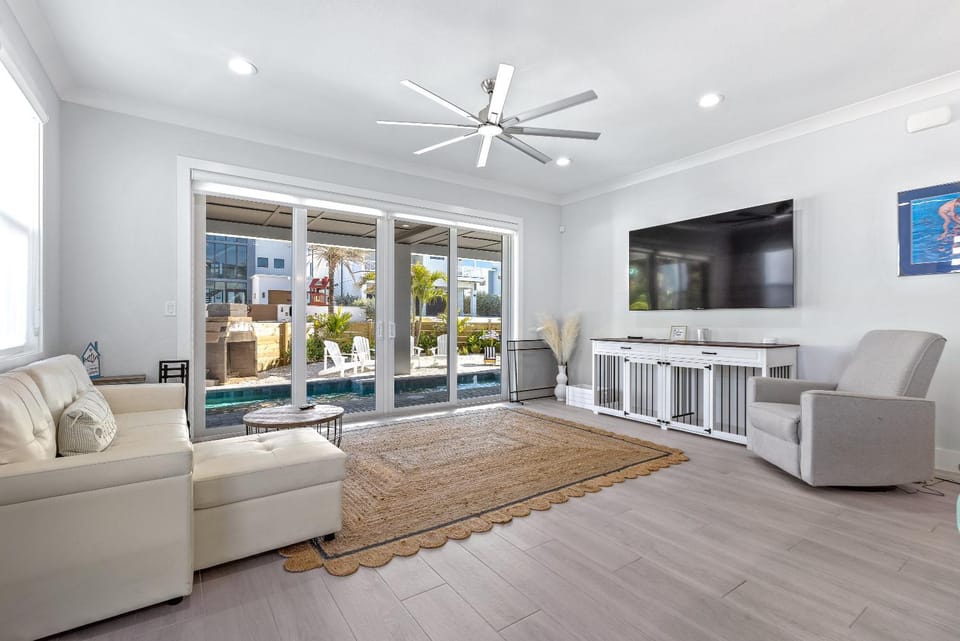 Sunset Oasis - Luxury Pool Home - 350 Feet to the Beach Apartment in New Smyrna Beach