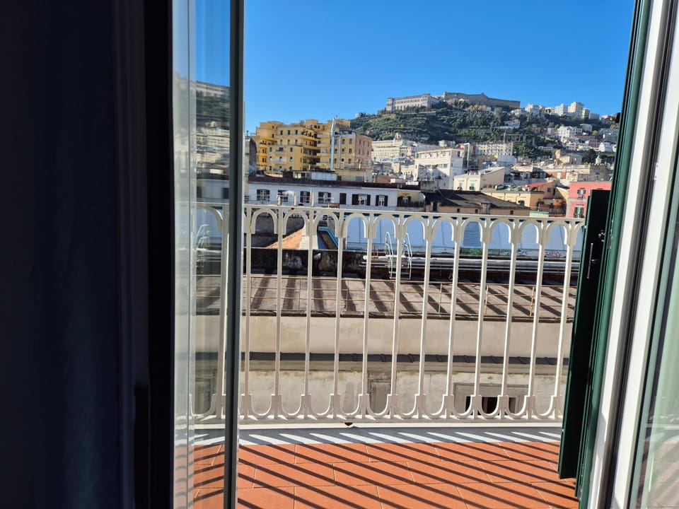 View (from property/room), Balcony/Terrace, City view