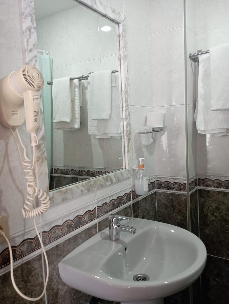 Puente Azud Bed and Breakfast in Aviles