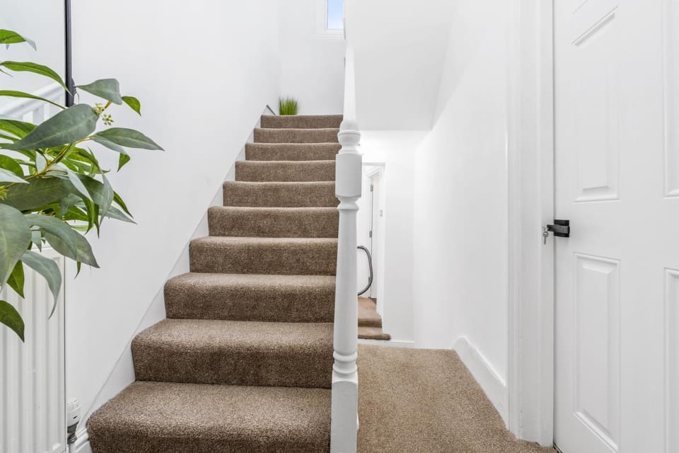 3 bed trendy Vibe House in Earls court Kensington Apartment in City of Westminster