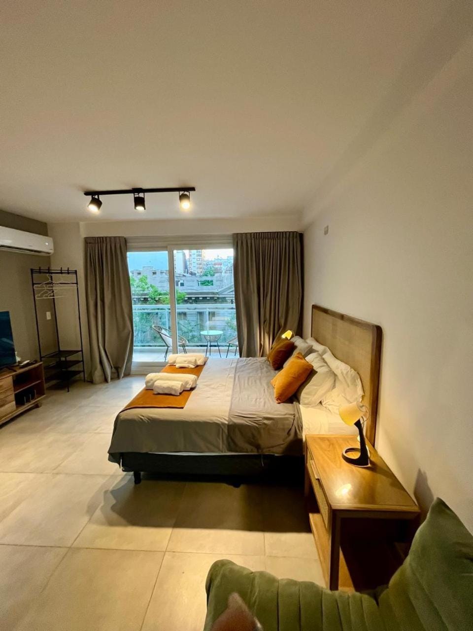 Living room, Photo of the whole room, air conditioner
