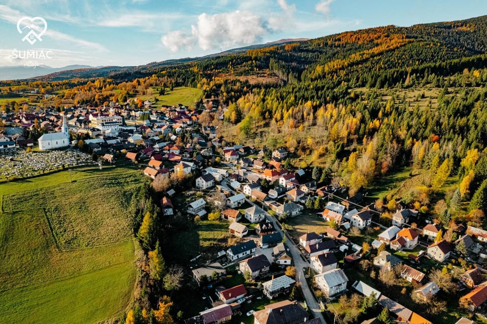 Neighbourhood, Natural landscape, Bird's eye view, City view, Mountain view, Location