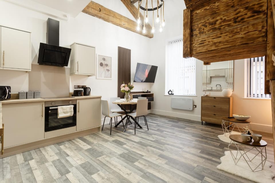 TV and multimedia, Kitchen or kitchenette, Living room, Other, Decorative detail, Seating area, Dining area, oven, stove, toaster