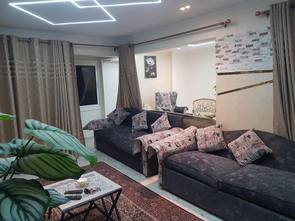 Sphinx square, Mohandessin Apartment in Egypt