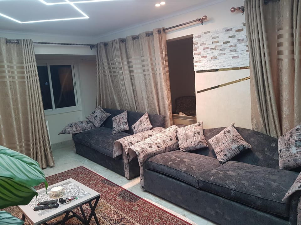 Sphinx square, Mohandessin Apartment in Egypt