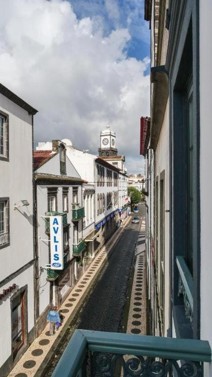 Property building, Day, Neighbourhood, Street view, Location
