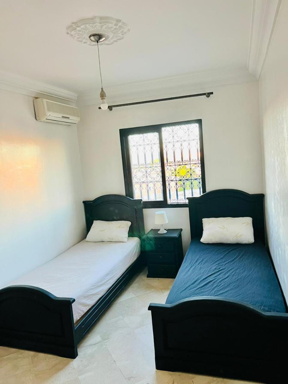 Bed, Bedroom, air conditioner