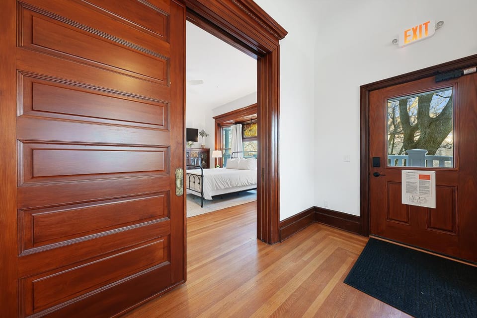 Boutique Style Condo Near Downtown Waterfront House in Sandusky