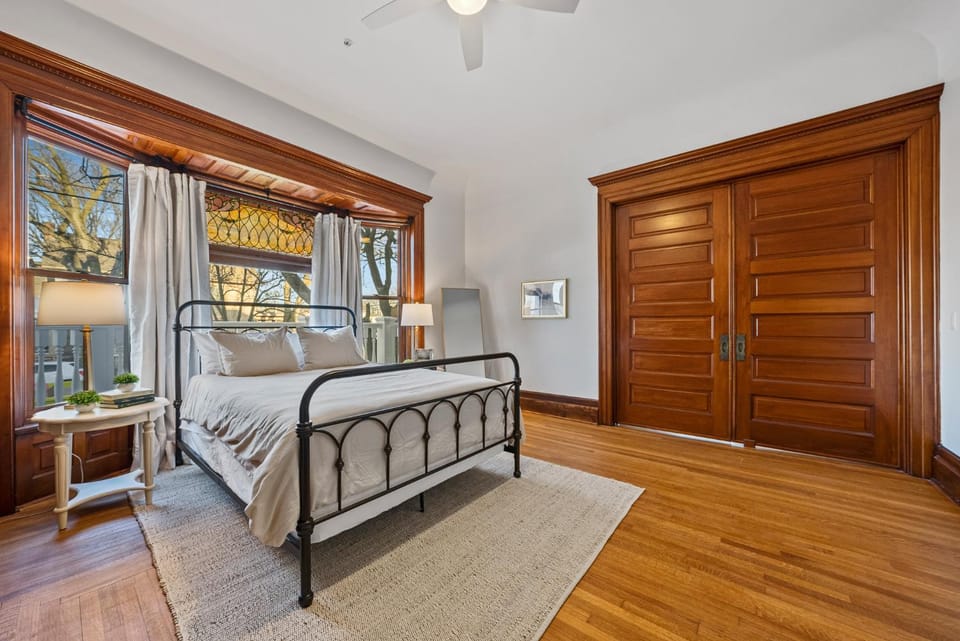 Boutique Style Condo Near Downtown Waterfront House in Sandusky