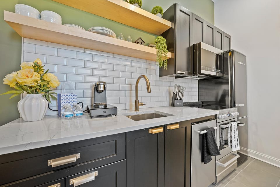 Boutique Style Condo Near Downtown Waterfront House in Sandusky