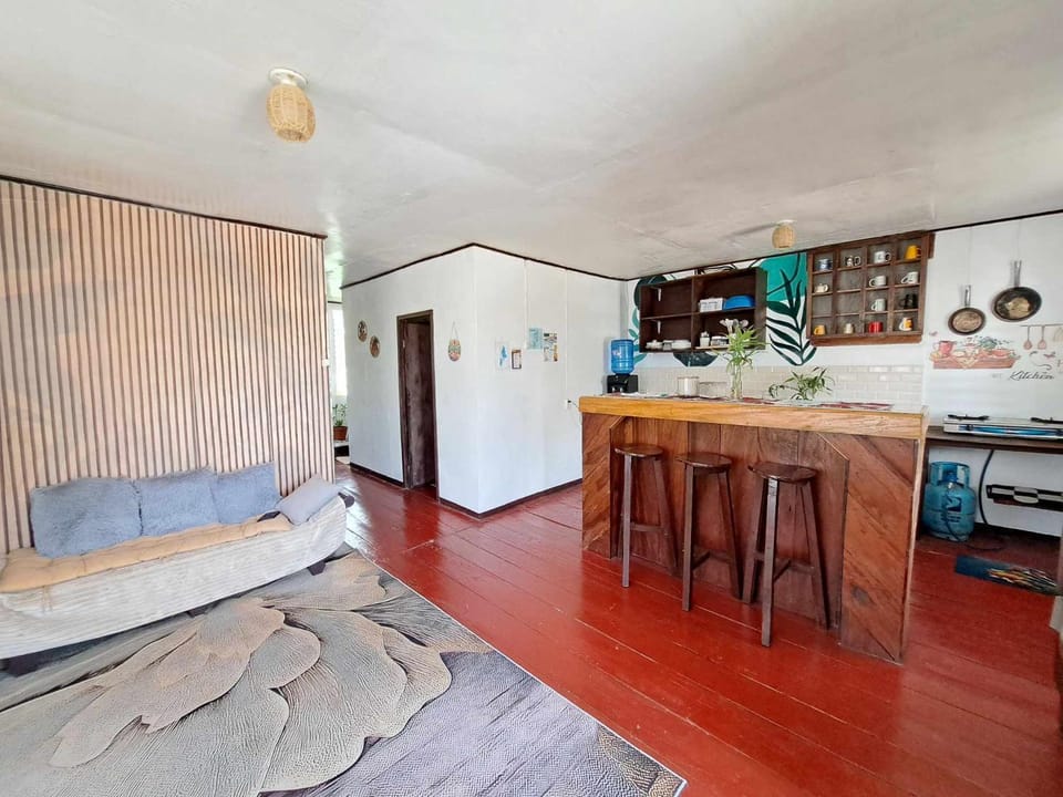 Kitchen or kitchenette, Living room, Seating area, Dining area, minibar, oven, stove