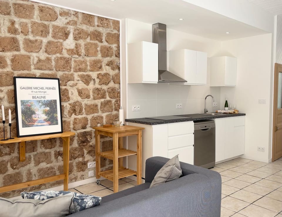 Renovated village house in peaceful town near Med - Air conditioning, balcony House in Marseillan