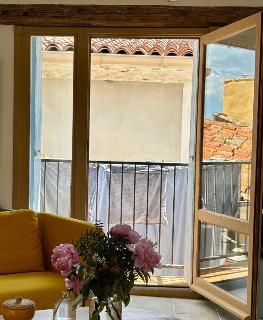 Quiet street in old Mèze - terrace, 250m to beach House in Mèze
