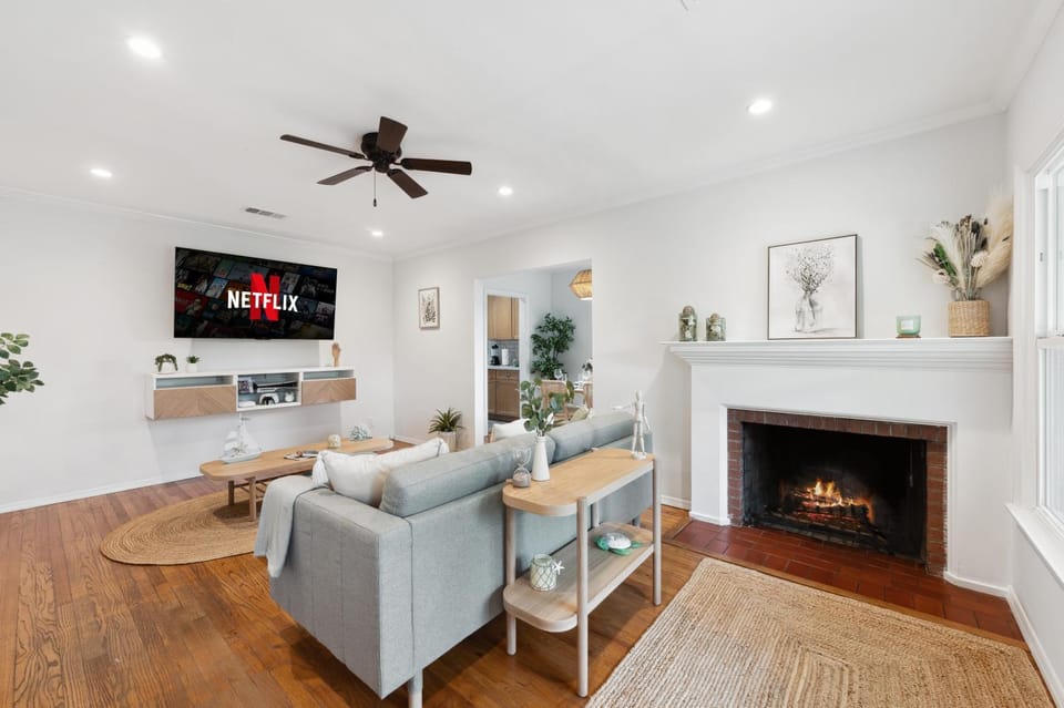 Communal lounge/ TV room, TV and multimedia, Living room