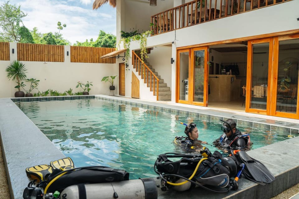 Diving, Swimming pool