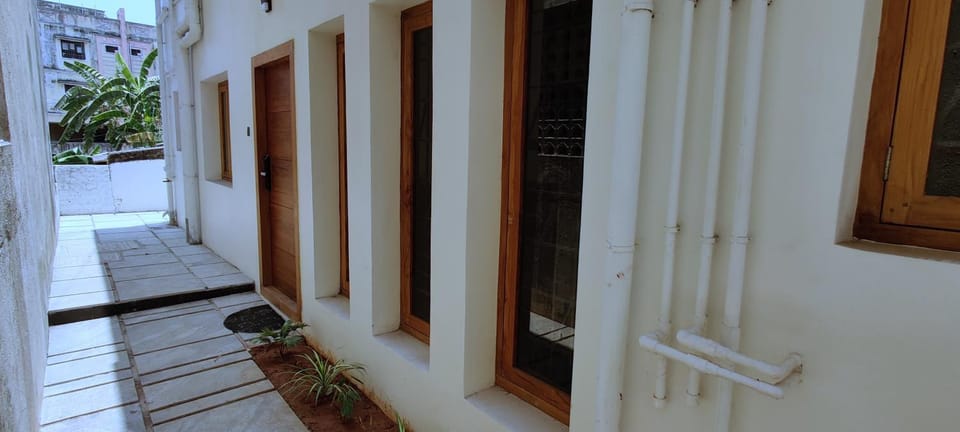 Facade/entrance