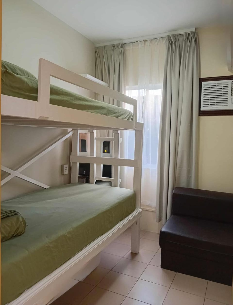 DaLei 3-103 Sleeps 8pax at Marina Spatial Condominium in Dumaguete City Apartment hotel in Dumaguete